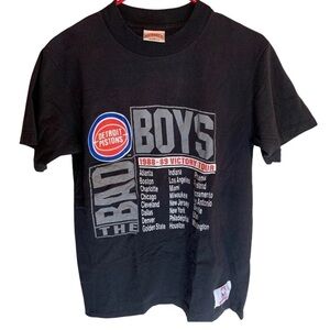 Vintage 1989 Nutmeg NBA Detroit Pistons Bad Boys Basketball Tee Shirt Medium